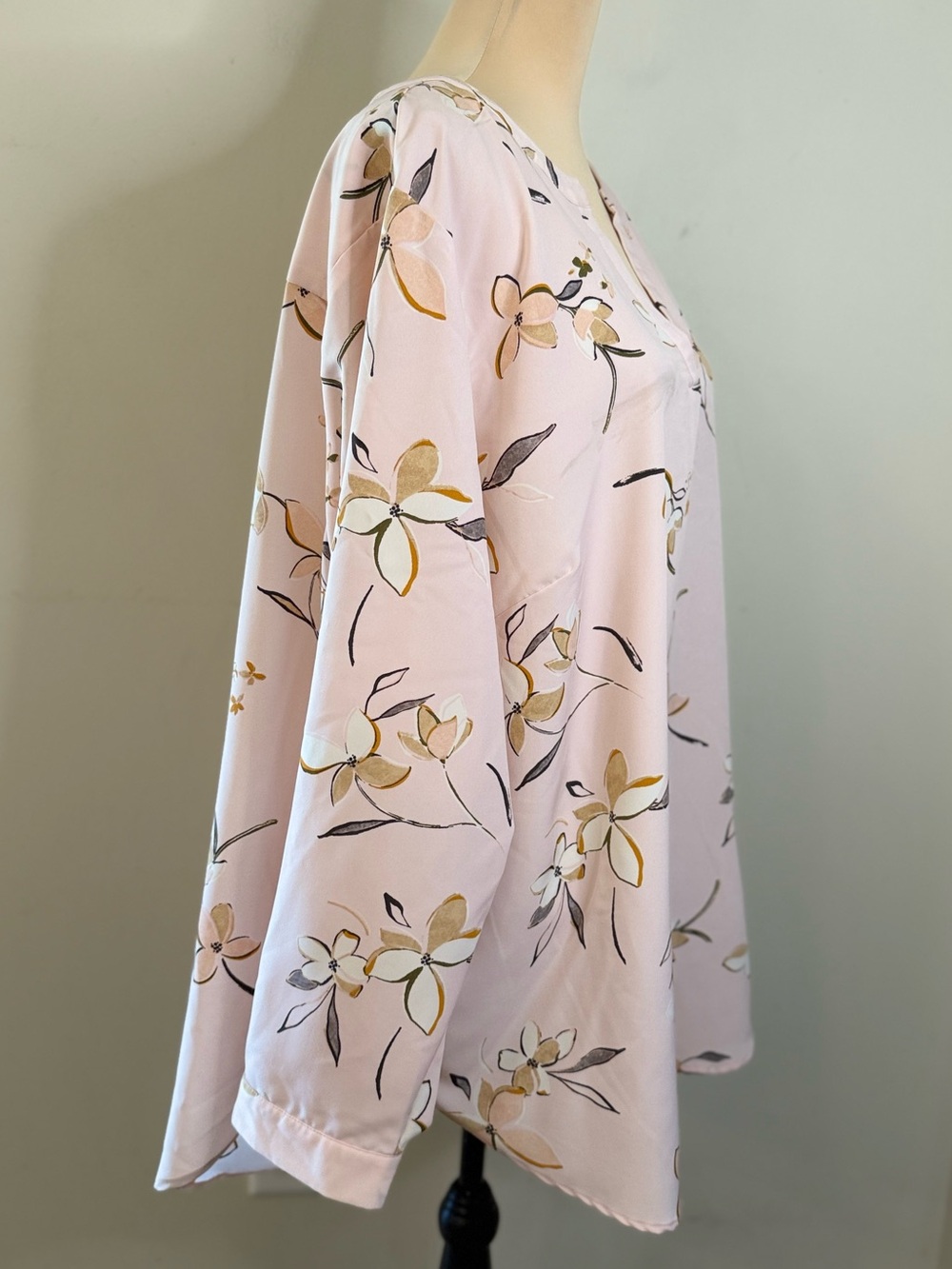Ava & Viv pink floral tunic top V neck long sleeves Plus SZ 3X - Picture 2 of 11